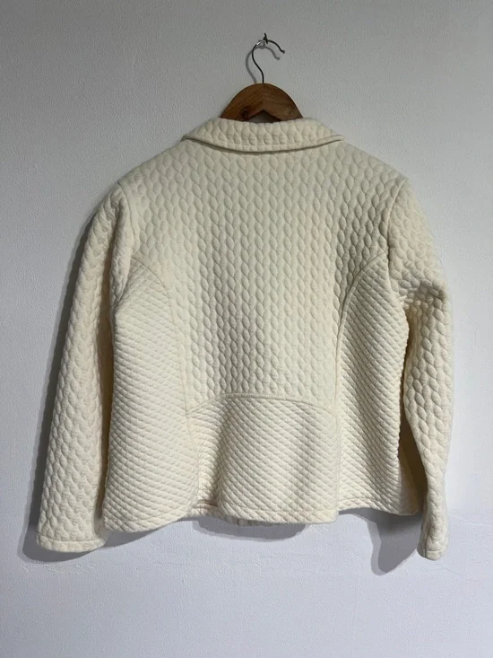 Isaac Mizrahi Quilted Cream Jacket with Gold Hardware - Picture 3 of 3